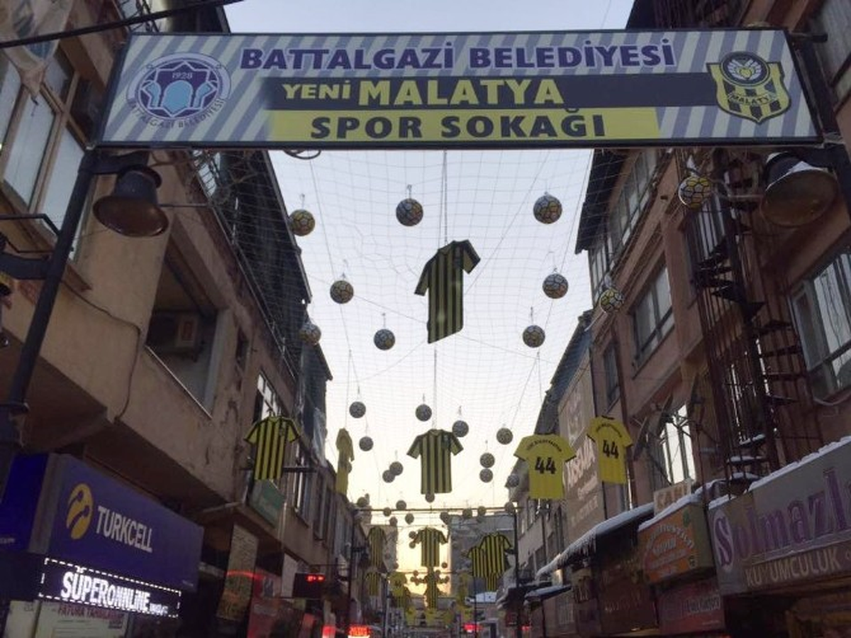 Battalgazi Belediyesi\'nden \'Yeni Malatyaspor Sokağı\' Uygulaması