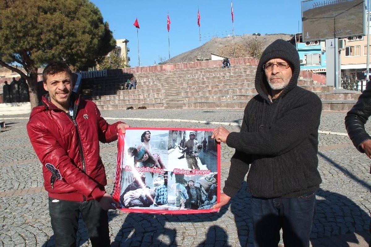 Bergama\'daki Suriyeliler Halep İçin Dua İstedi