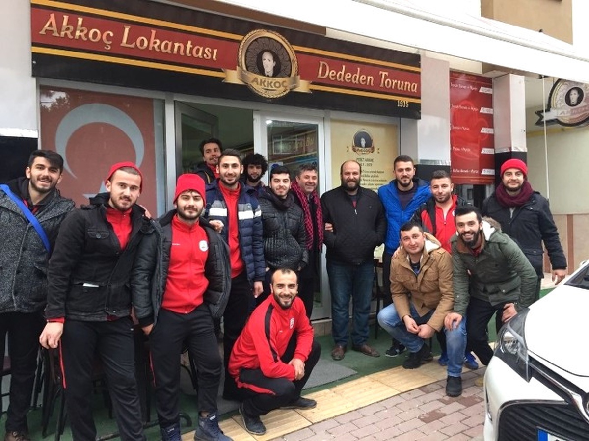 Bilecikspor Liderliğini Akşam Yemeği ile Kutladı
