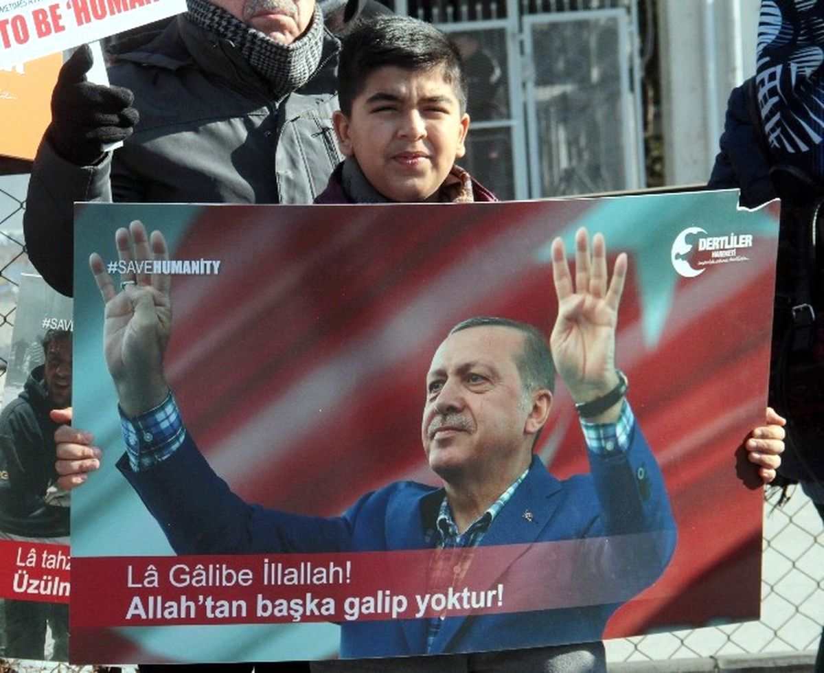 BM Önünde Halep Protestosu