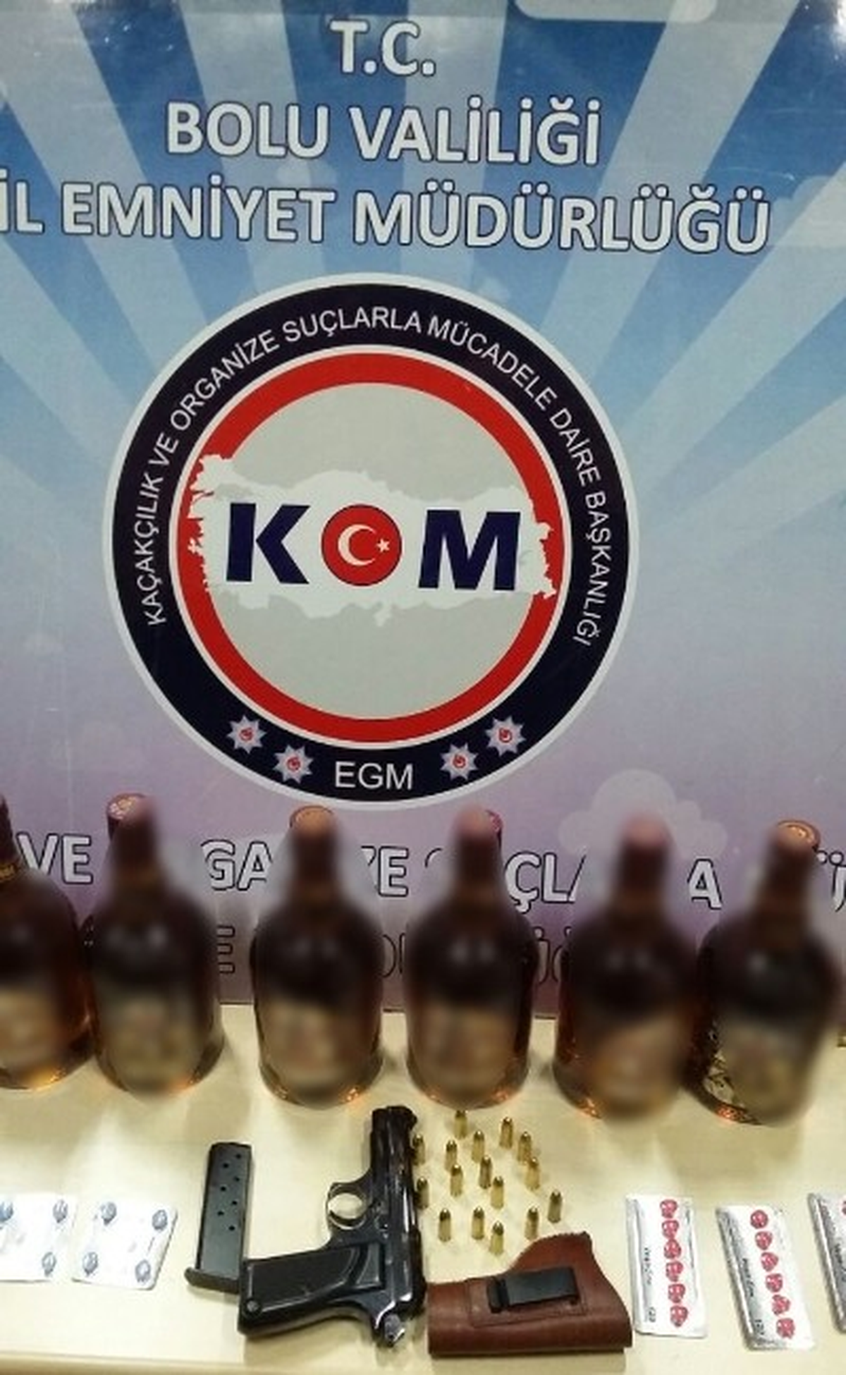 Bolu\'da Durdurulan Araçtan Kaçak İçki Çıktı