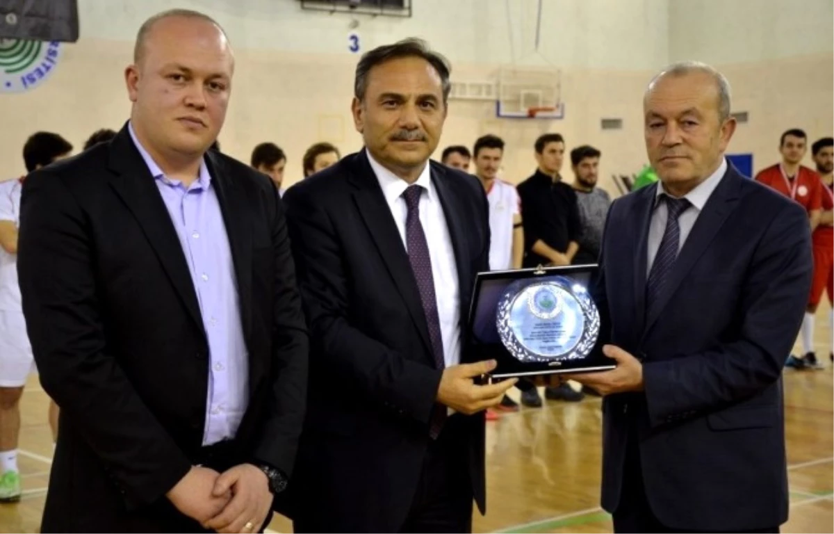 Bolulu Şehit Ozan Özen Anısına Futbol Turnuvası Düzenlendi