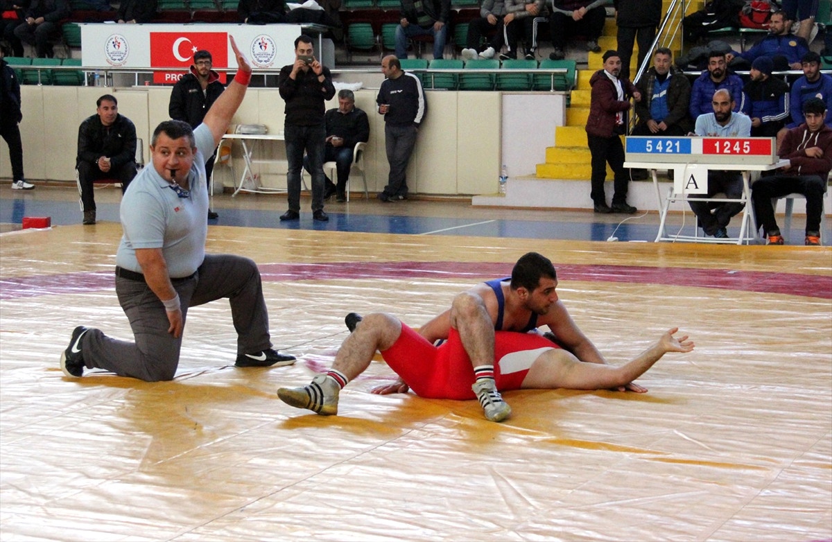 Büyük Erkekler Grekoromen Güreş Grup Müsabakaları