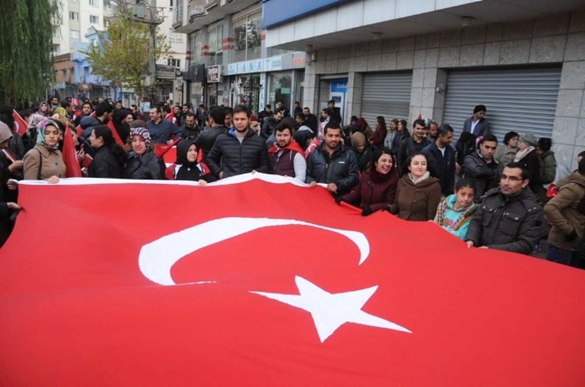 Cizre\'de \'Teröre Karşı Tek Ses, Tek Yüreğiz\' Yürüyüşü