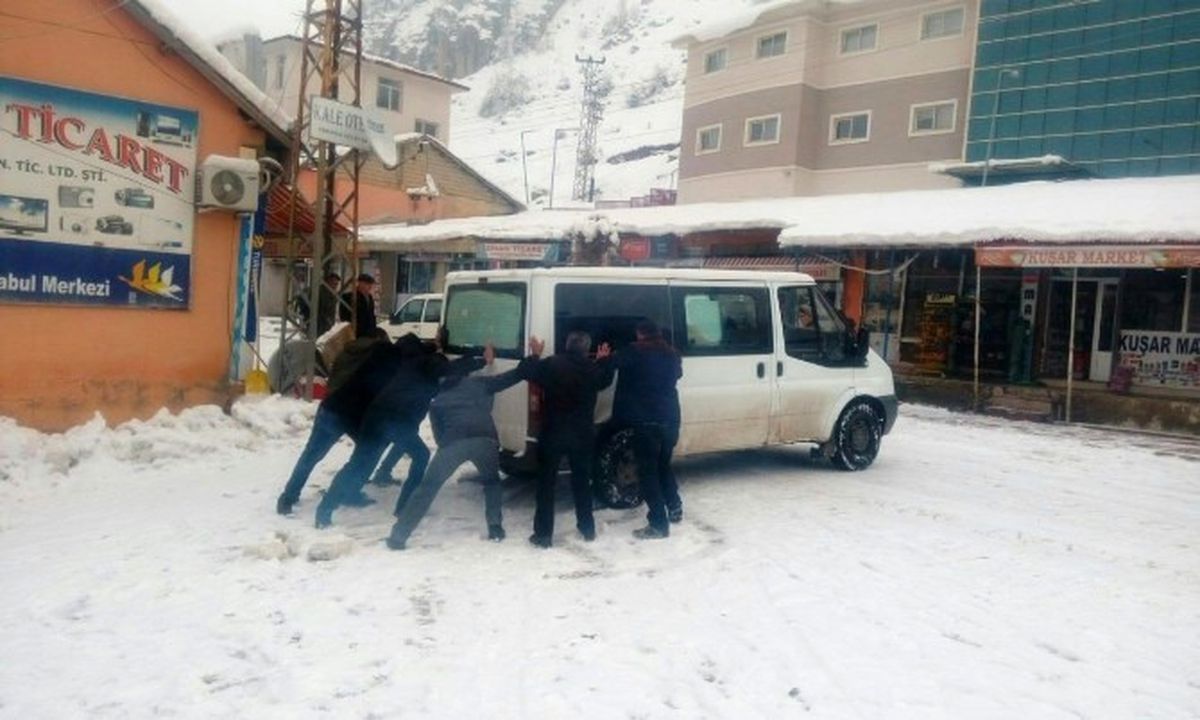 Çukurca\'da Dondurucu Soğuklar