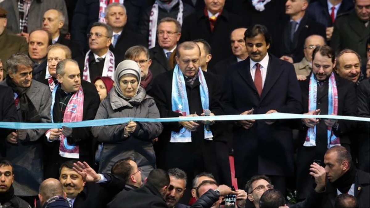 Cumhurbaşkanı Erdoğan ve Katar Emir\'i, Akyazı Spor Kompleksi\'nin Açılışını Gerçekleştirdi