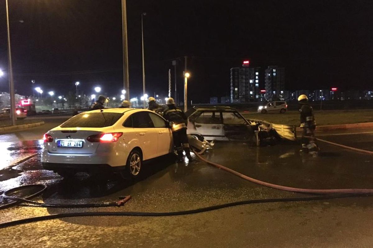 Diyarbakır\'da Trafik Kazası: 2 Yaralı