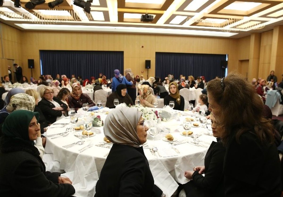 Emine Erdoğan, Trabzon\'da Şehit Aileleri ile Buluştu