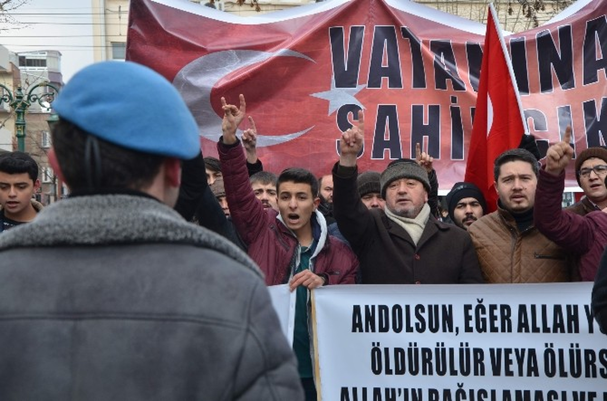 Eskişehir\'de Şehitler İçin Gıyabi Cenaze Namazı Kılındı