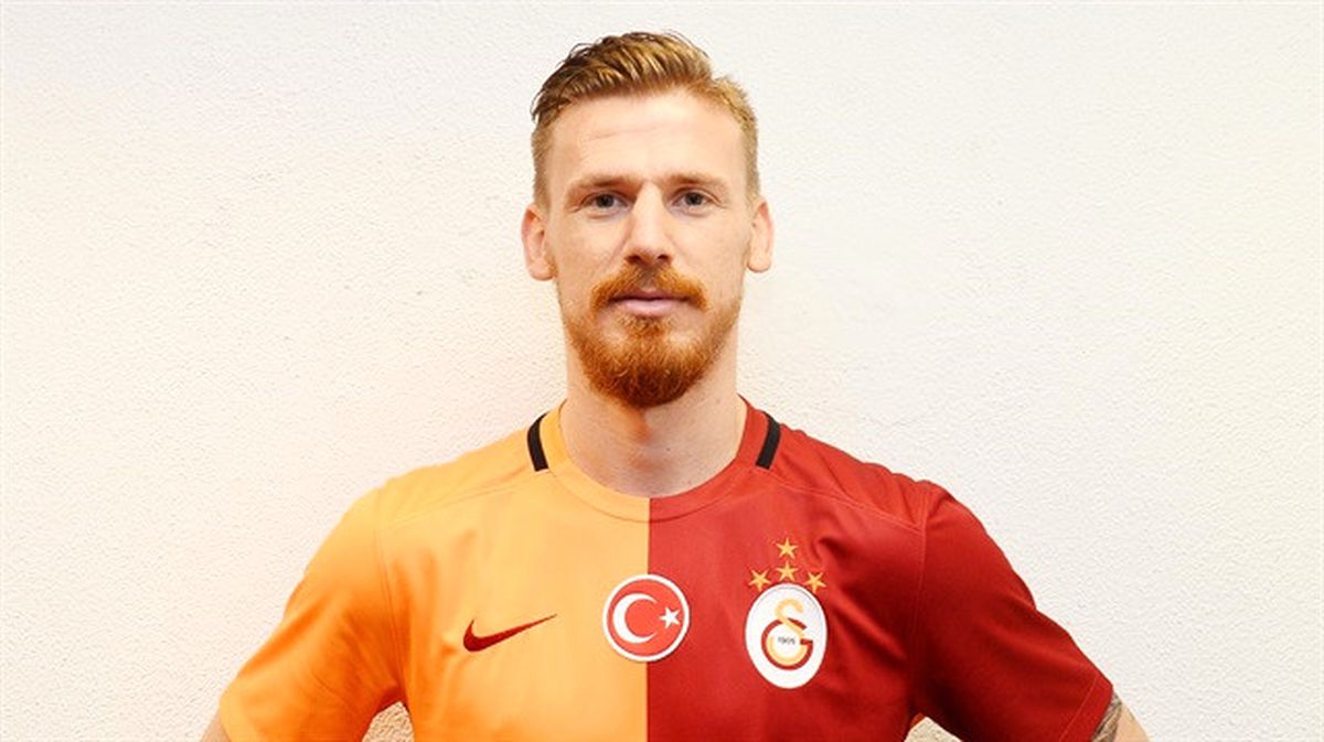 Galatasaray\'da Serdar Aziz\'in Dizi Döndü