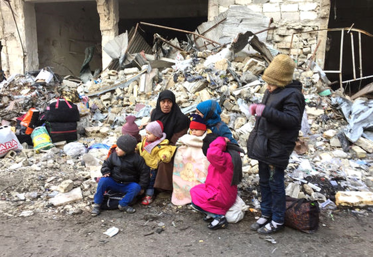 Halep\'te Yaralı ve Hastalar Tahliye Edilmeyi Bekliyor