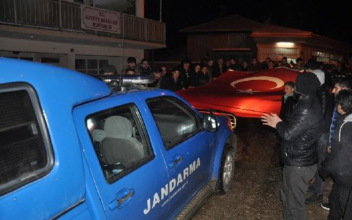 İnegöllü Gençler Jandarmaya "İhbarlı Sürpriz" Yaptı