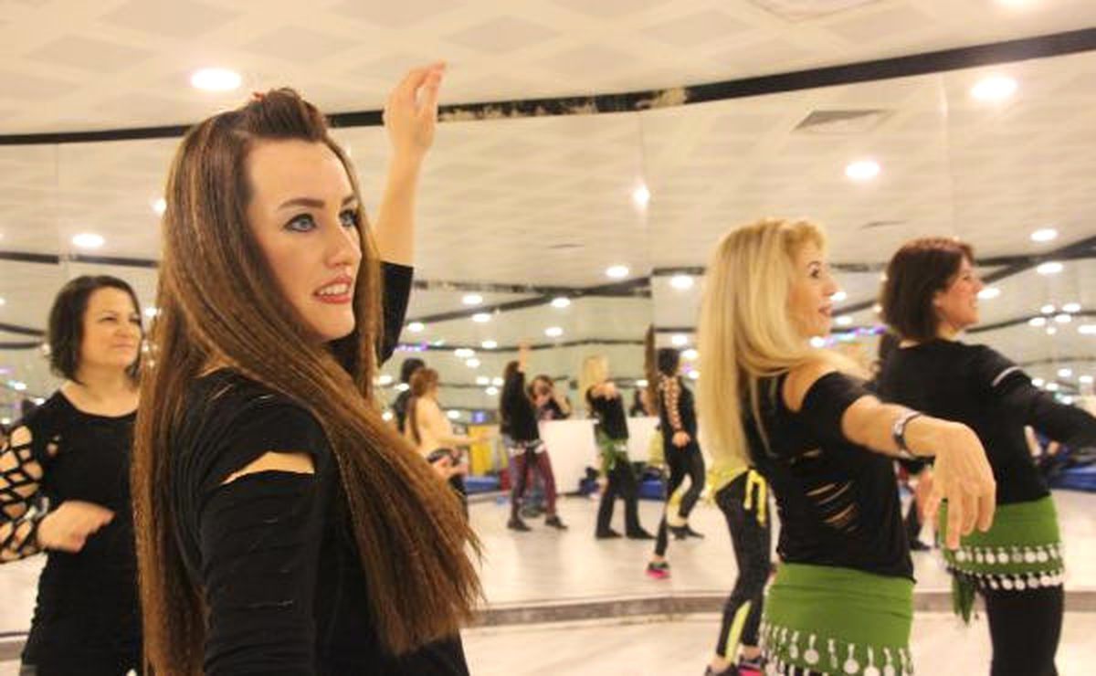 Kadınlar, Türkiye\'de İlk Olan \'Horon Zumba\' ile Zayıflıyor