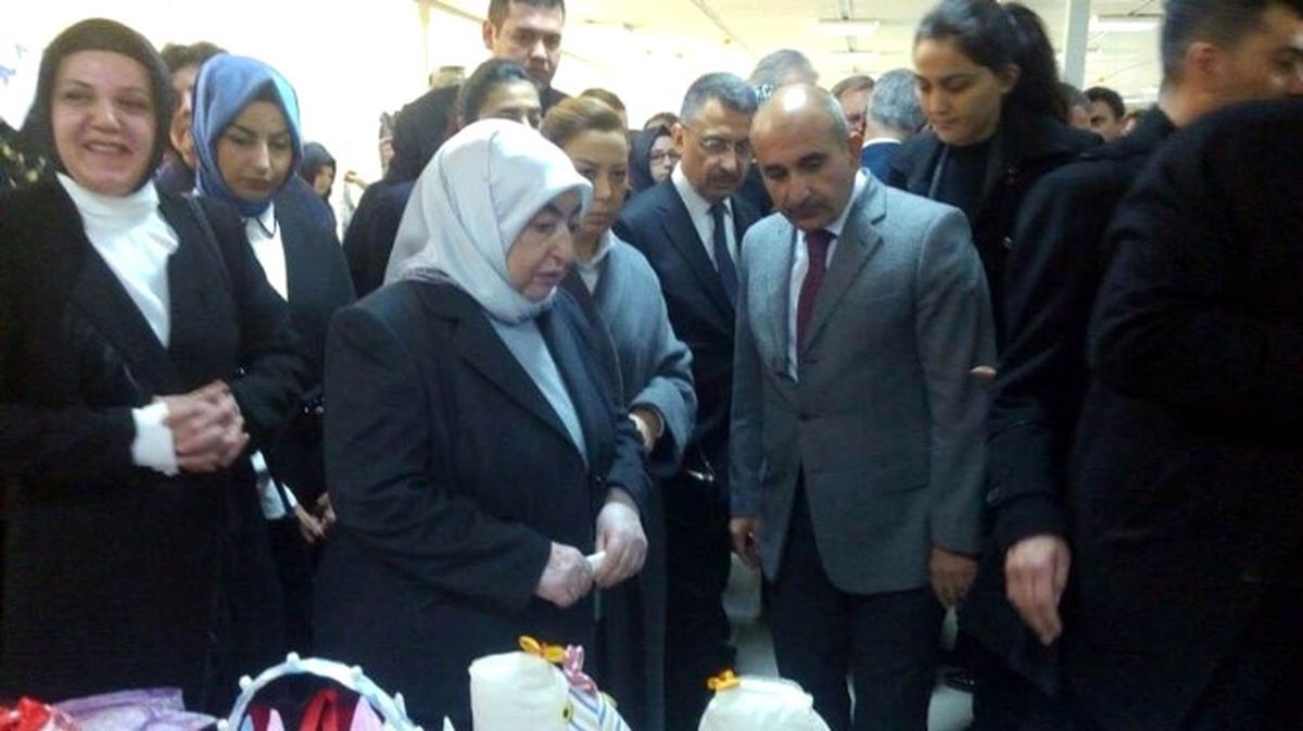 Kara Kahramanmaraş\'taki Konteyner Kentin Açılışına Katıldı