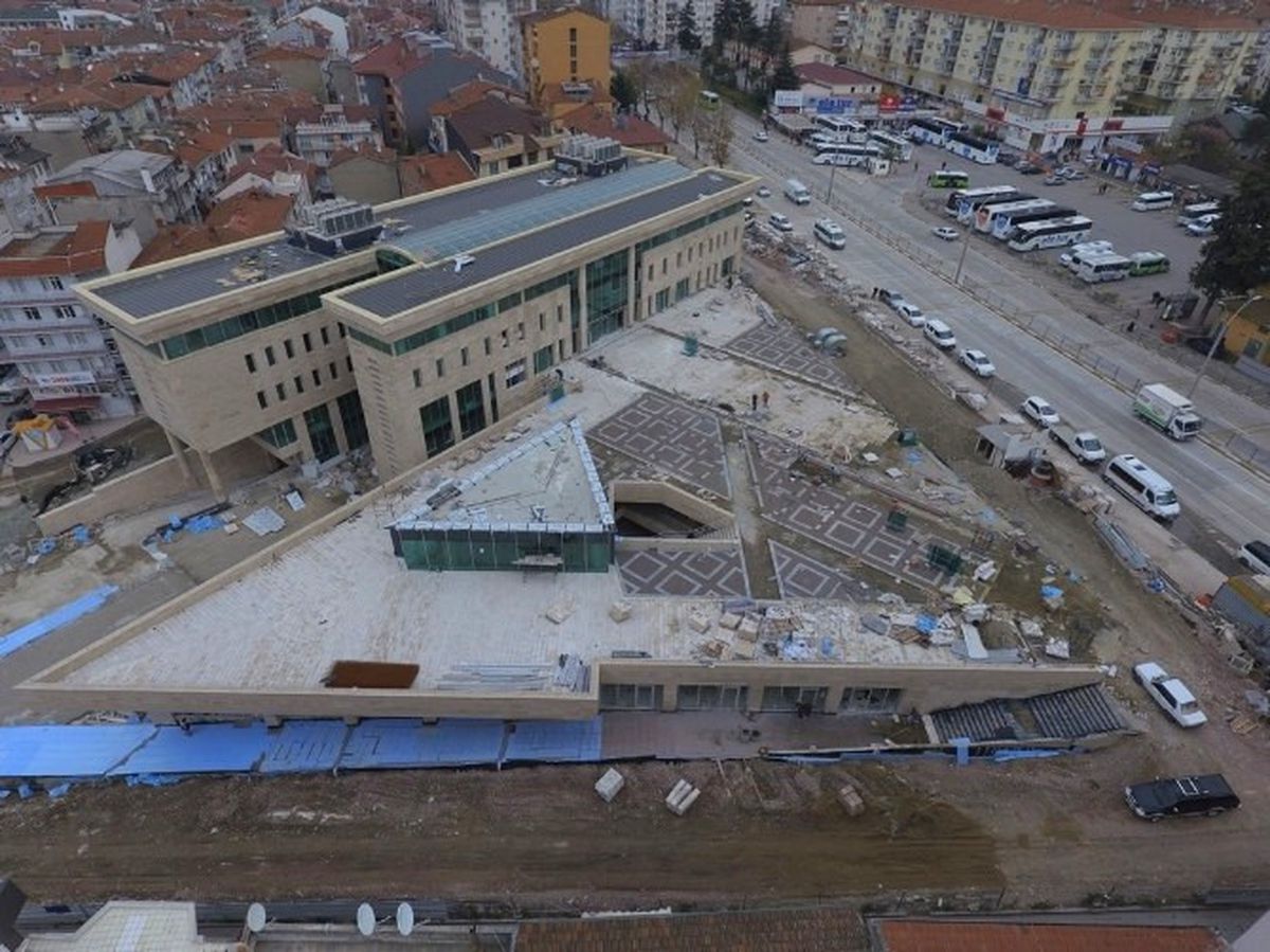 Karamürsel Modern Belediye Binasına Kavuşuyor