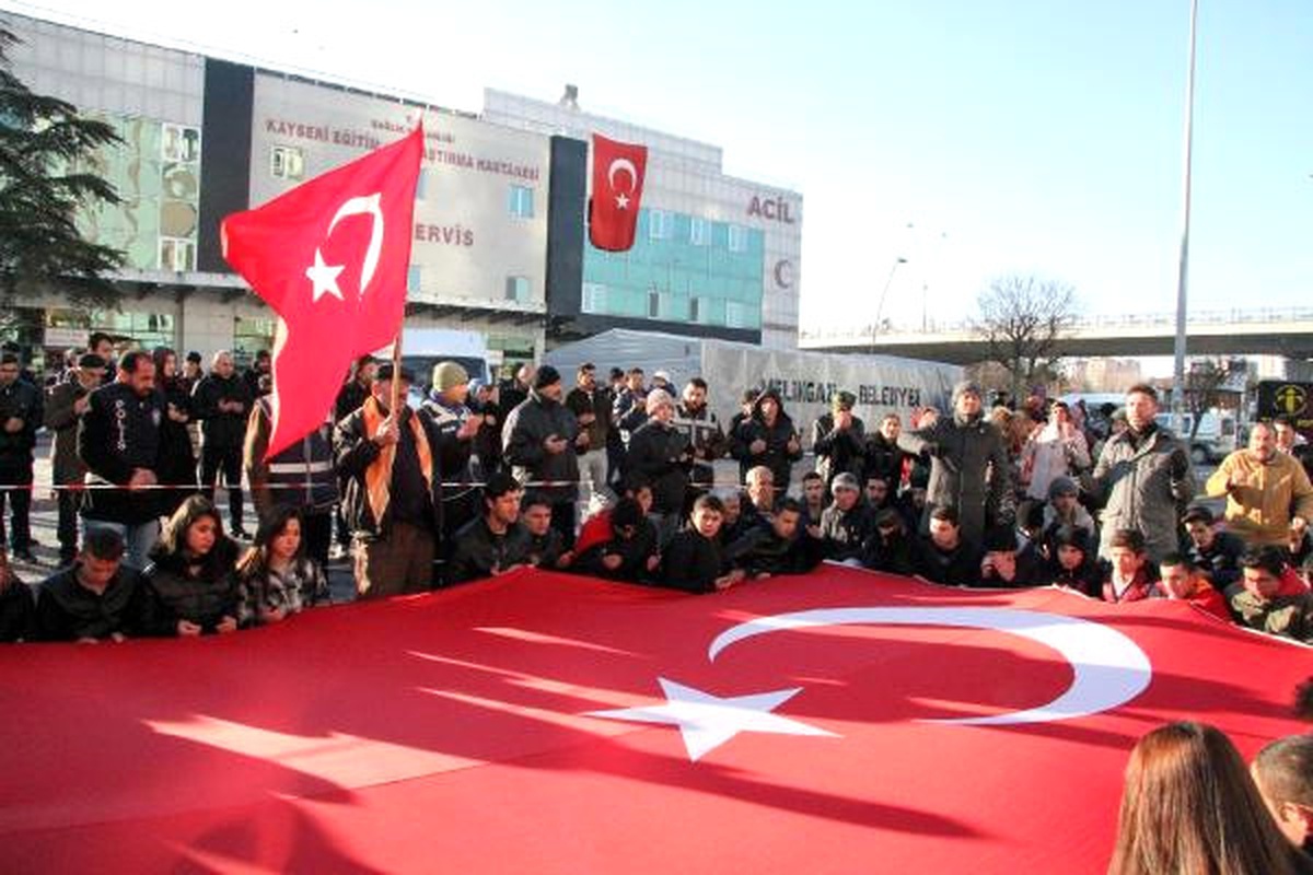 Kayseri Hain Saldırının Yasını Tutuyor (5)