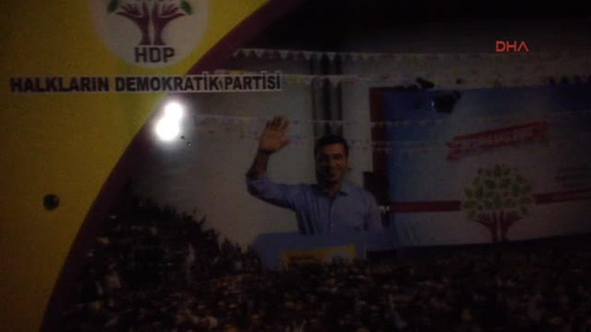 Kocaeli Darıca\'da Hdp Binasına Ateş Açıldı