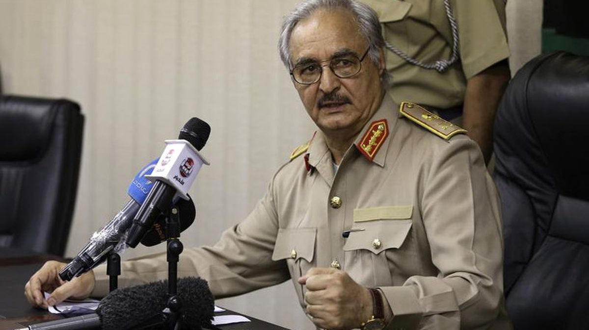 Libyalı General Hafter Cezayir\'de