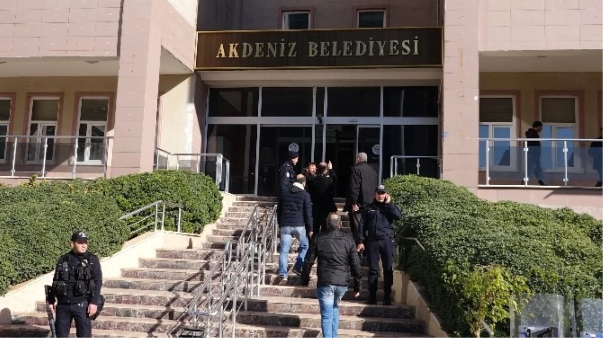 Mersin\'de Hdp\'li Akdeniz Belediyesi\'ne Kayyum Atandı