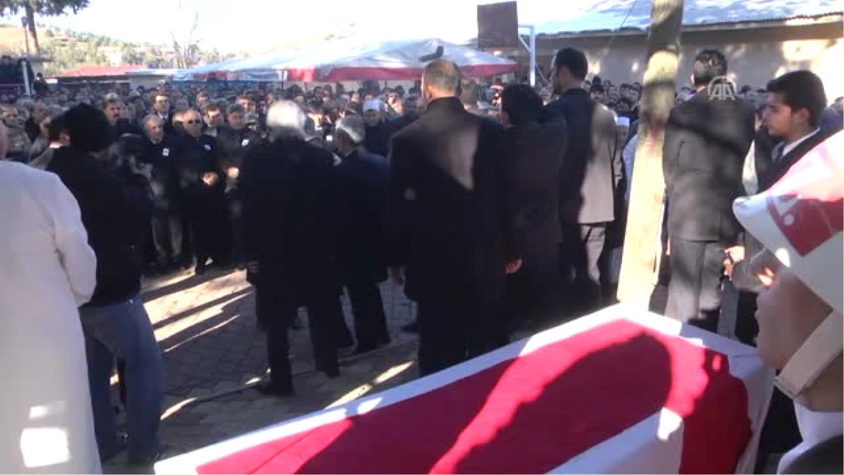 Şehit Piyade Komando Onbaşı Mustafa Cihan\'ın Cenaze Töreni