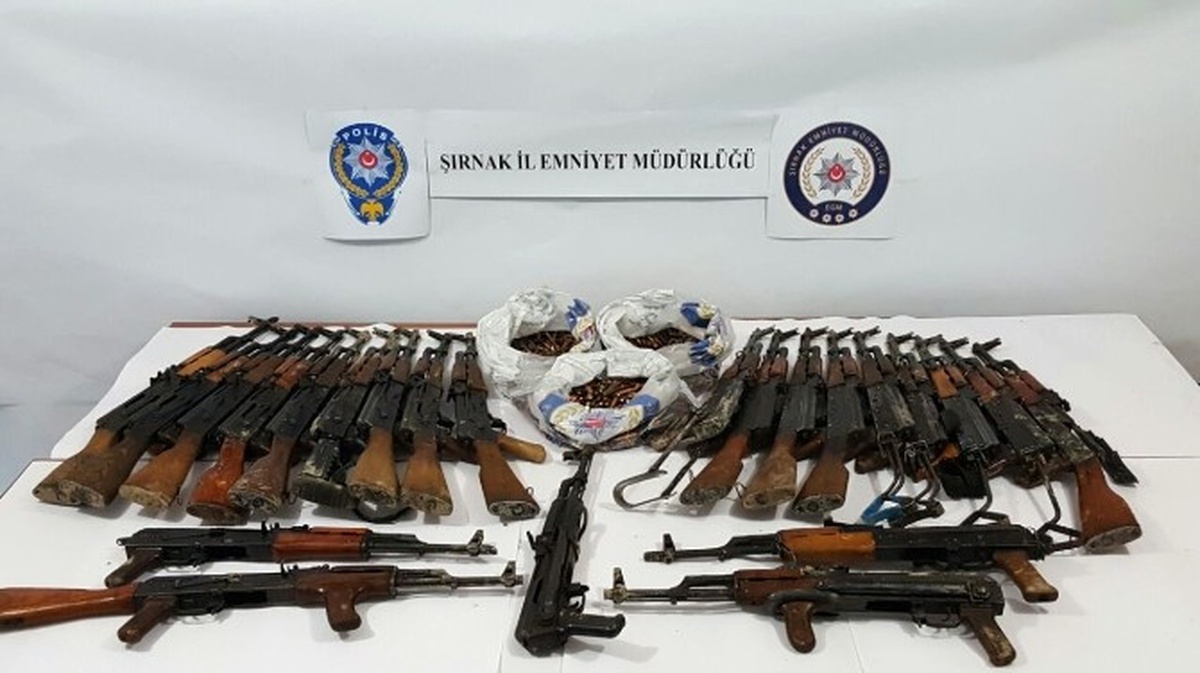 Şırnak\'ta 25 Adet Kaleşnikof Silah Ele Geçirildi