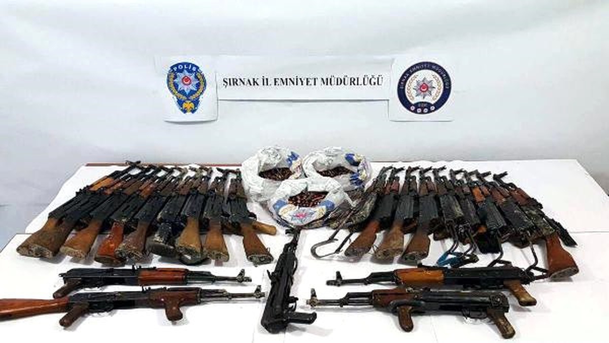 Şırnak\'ta PKK\'ya Ait 25 Adet Kaleşnikof Tüfek Ele Geçirildi