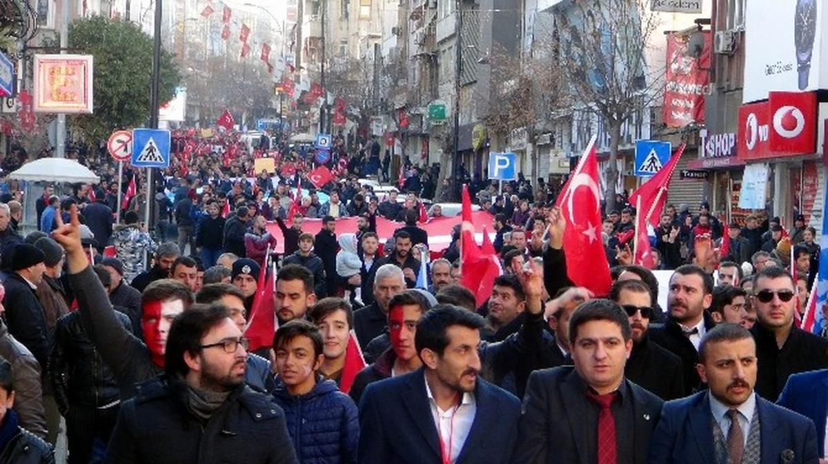Tekirdağ\'da Teröre Karşı Dev Yürüyüş