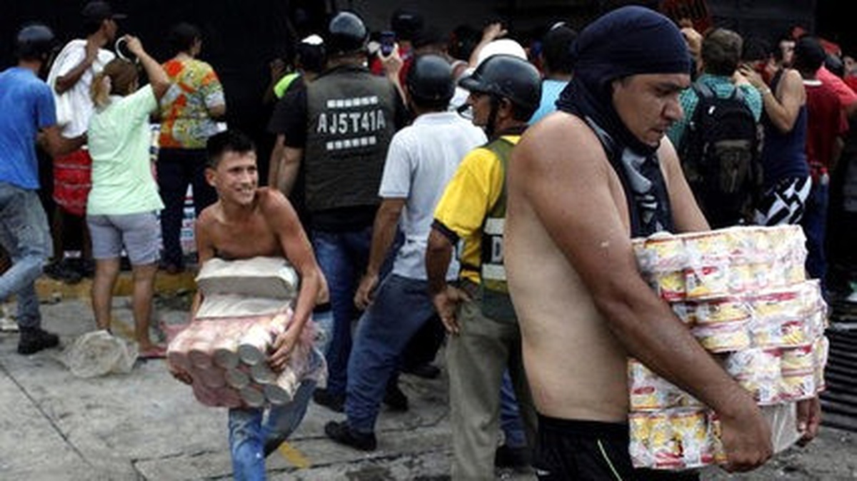 Venezuela\'da 100 Bolivarlık Banknotların Tedavülden Kaldırılması Ertelendi