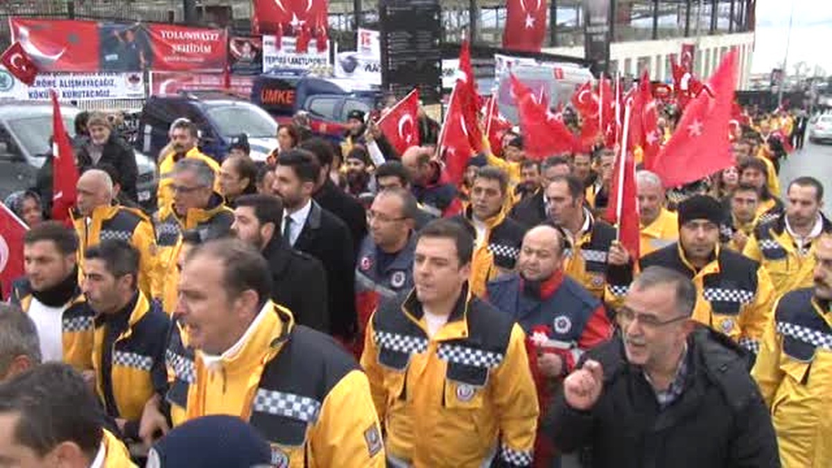 112 Acil Çalışanları 10 Aralık Şehitlerini Andı