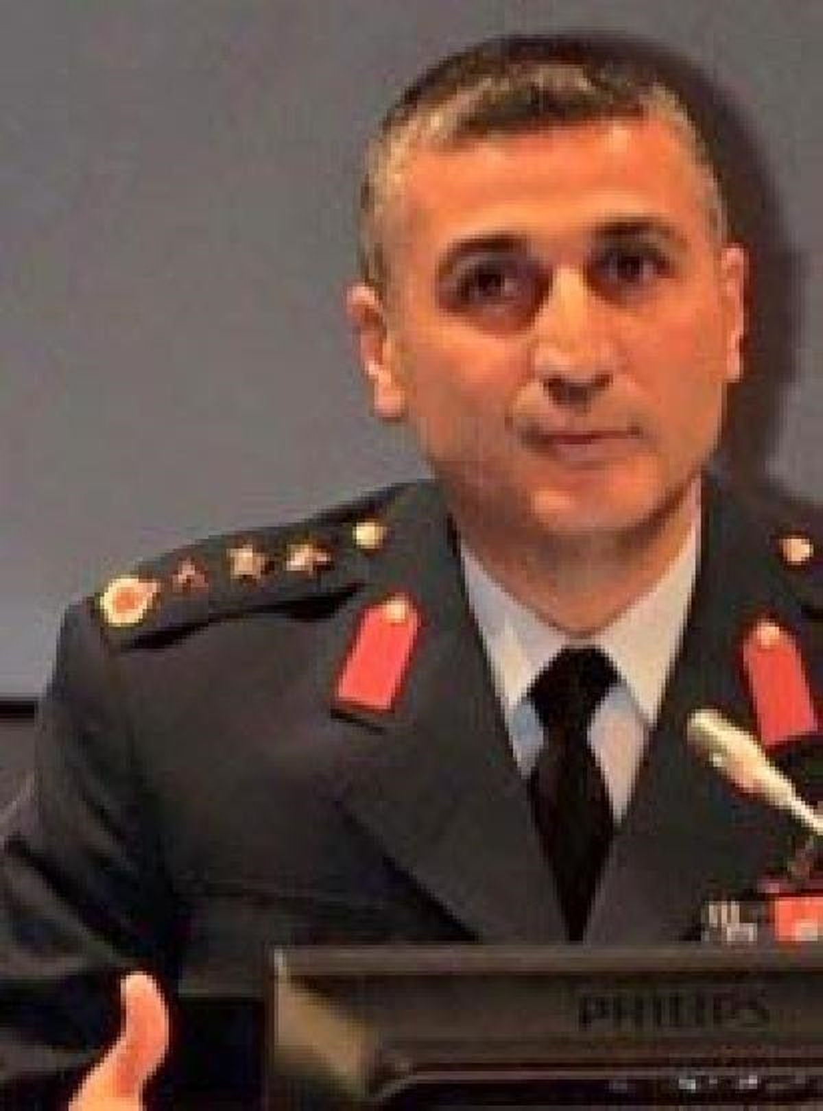 Ak Partili Öztürk: Darbeci General Cumhurbaşkanı\'nı Altınlarla Çekip Servis Edecekti