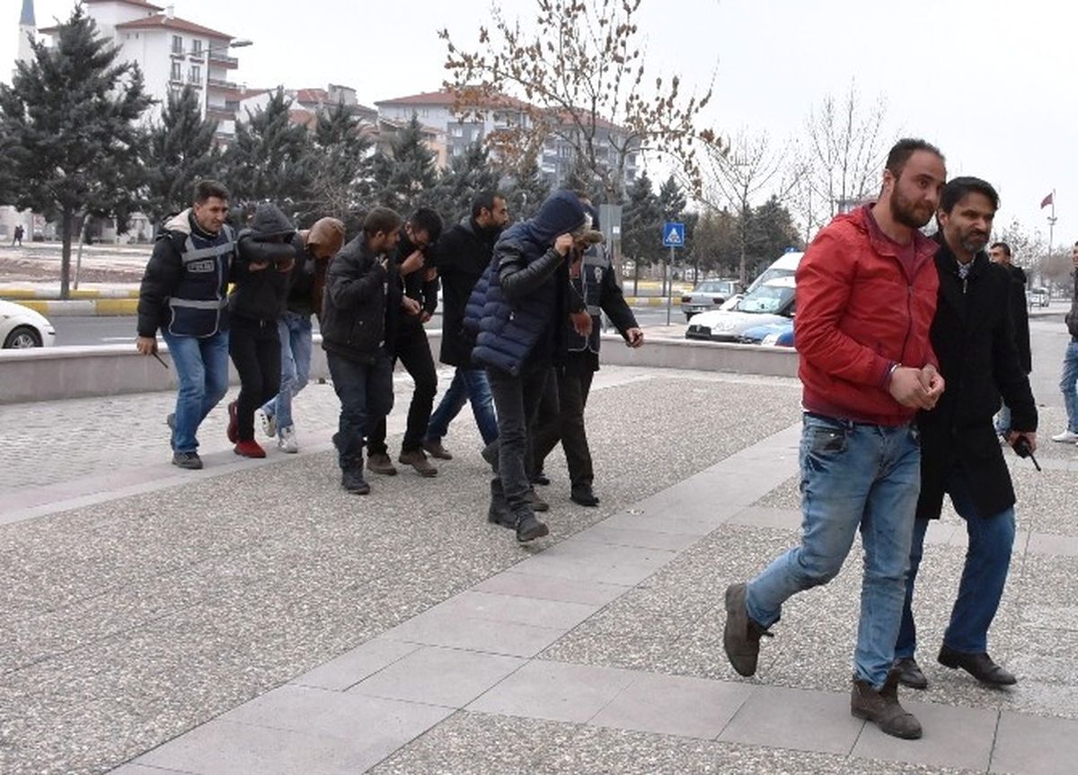 Aksaray\'da 60 Bin Liralık Kablo Çalan Hırsızlar Yakalandı