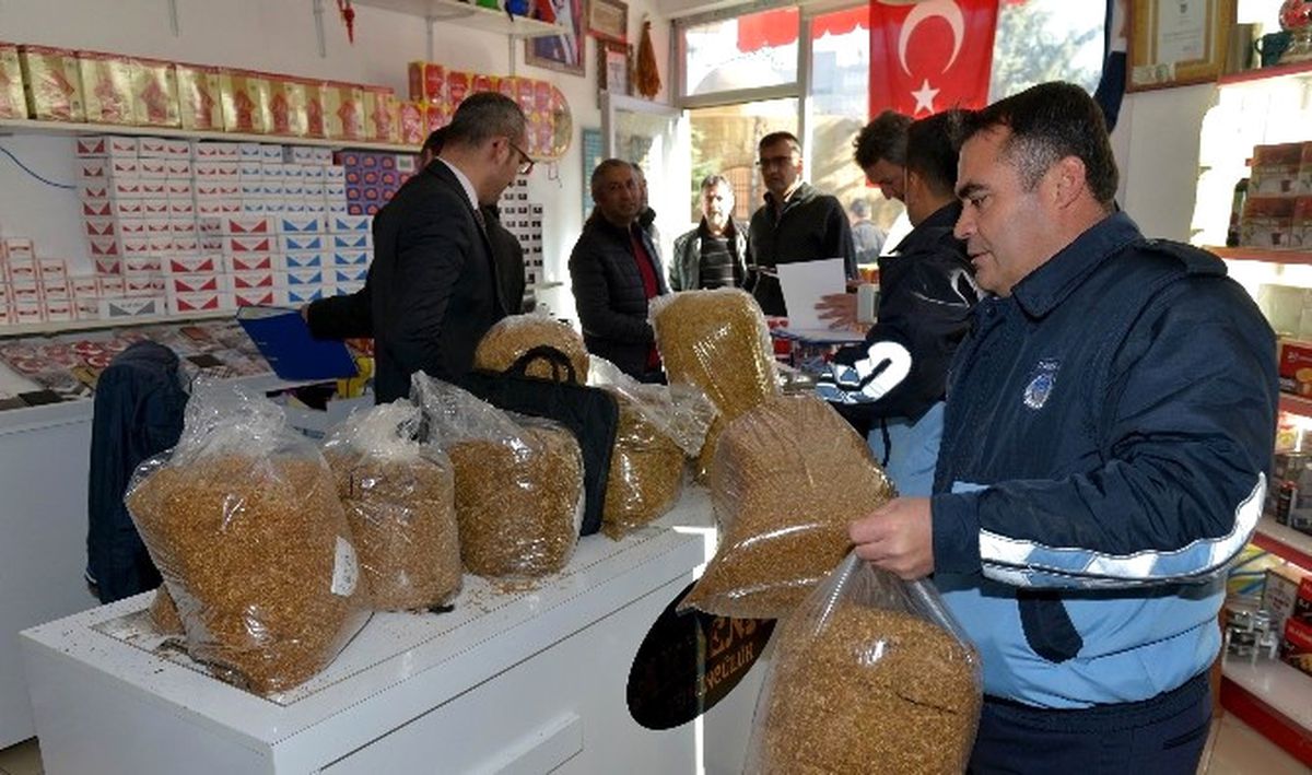 Antalya\'da 65 Bin Kaçak Sigara ve 350 Kilo Tütüne El Konuldu