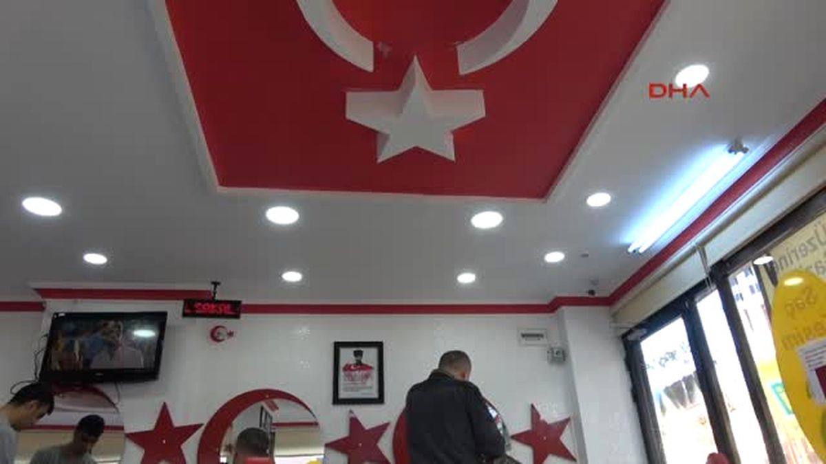 Berberin Bayrak Aşkı