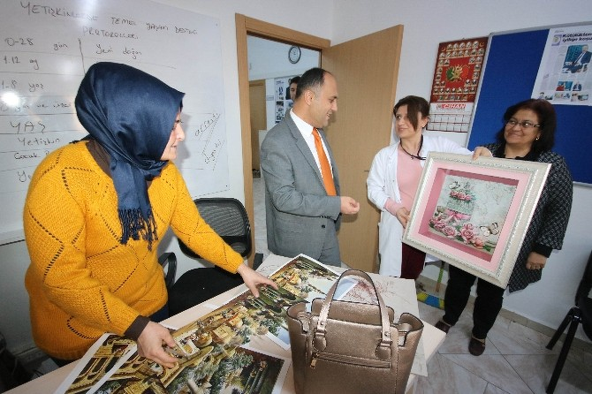 Beyşehirli Hanımlara "Aile Sanat ve Eğitim Merkezi" Müjdesi