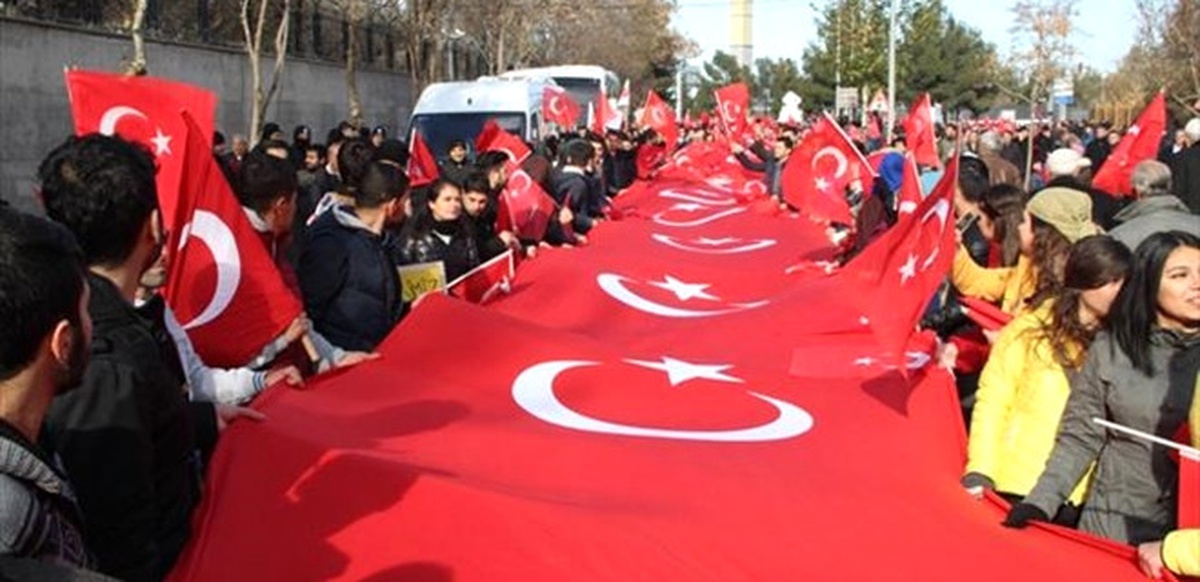 Bingöl\'de "Şehitlere Saygı ve Milli Birlik Yürüyüşü"