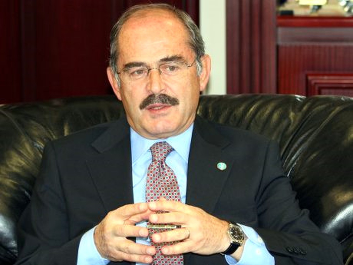 Büyükerşen\'in Yurt Dışına Çıkışına İzin Verilmediği İddiası