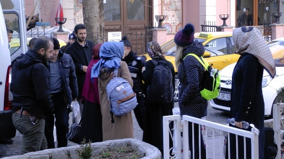 Çanakkale\'de Fetö/pdy Operasyonu: 8 Gözaltı