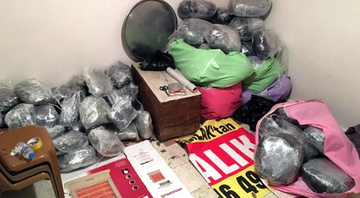 Çeyiz Sandığı ve Hurçla Esrar Nakliyatı