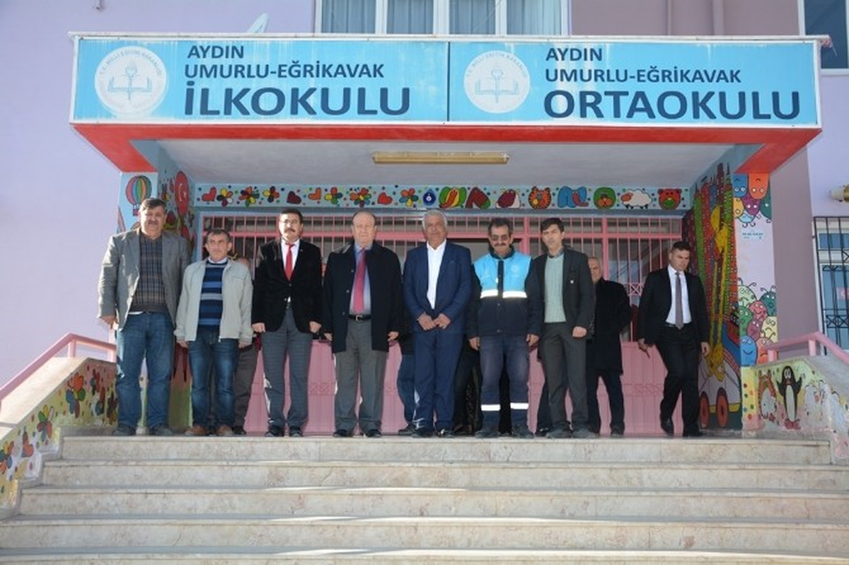 Çocuklardan Başkan Özakcan\'a Teşekkür