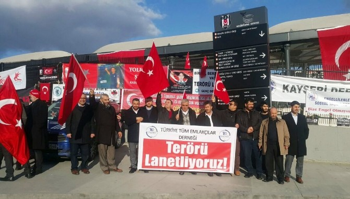 Emlakçılardan Şehitler Tepesi\'ne Ziyaret