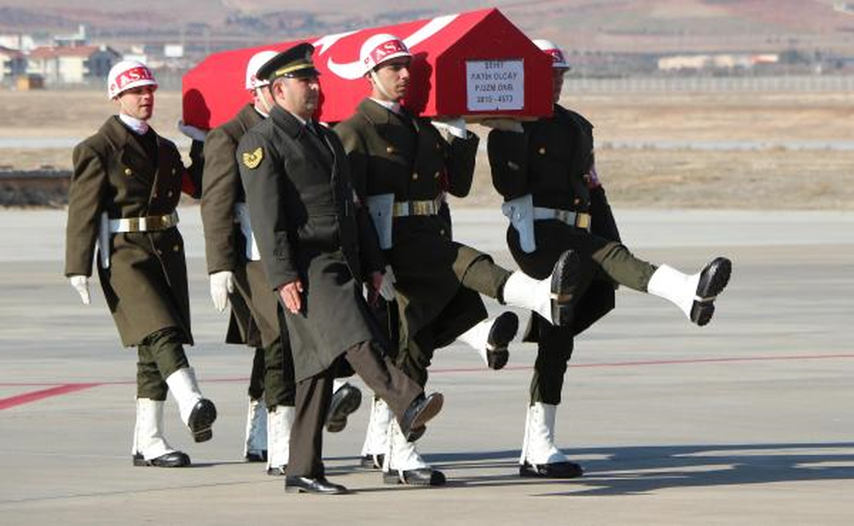 Fırat Kalkanı\'nda 1 Şehit, 9 Yaralı (3)