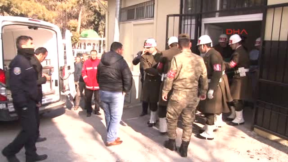 Gaziantep Fırat Kalkanı\'nda 1 Şehit, 9 Yaralı, Şehit Uzman Çavuş\'un Cenazesi Gaziantep\'e Getirildi