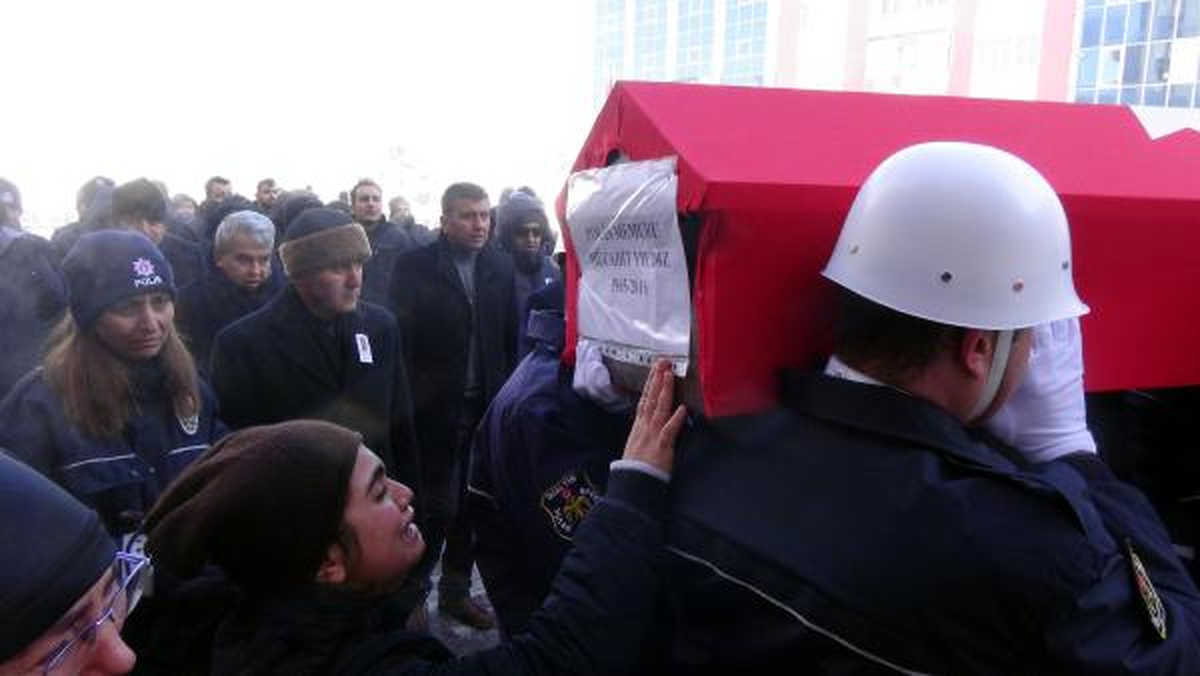 Görev Başında Kalp Krizi Geçiren Polis Vefat Etti
