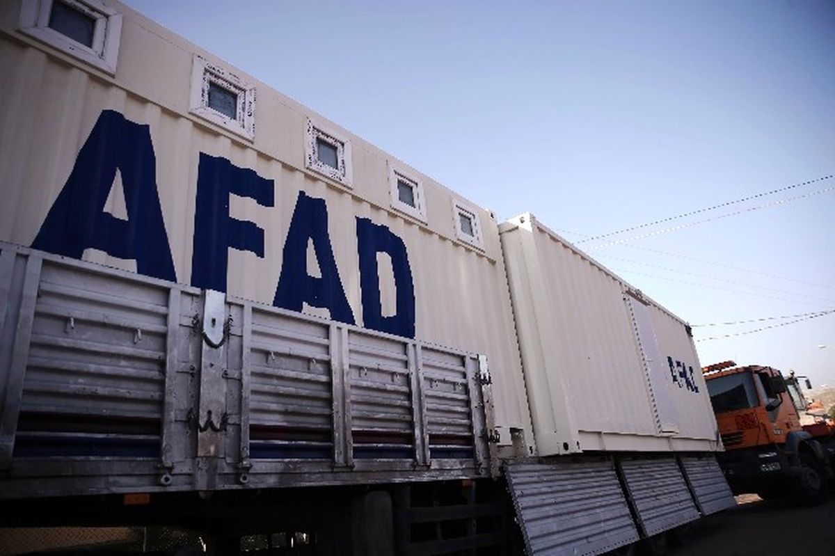 Halep\'teki Siviller İçin Afad Konteyner Gönderiyor