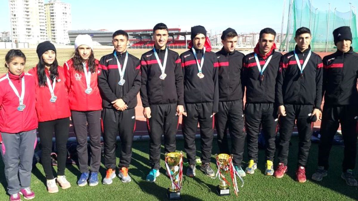 İl Müdürü Alp, Başarılı Atletleri Kabul Etti