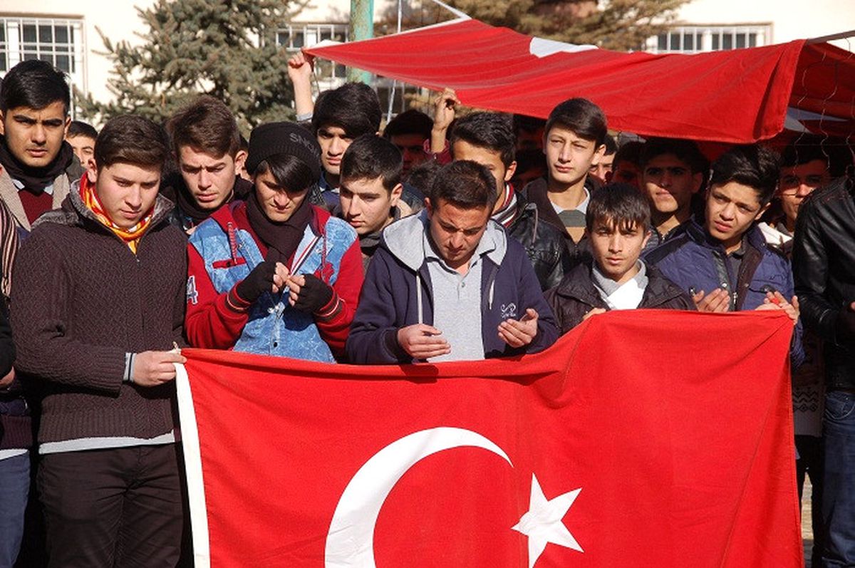 İmam Hatip Öğrencileri Terörü Lanetledi