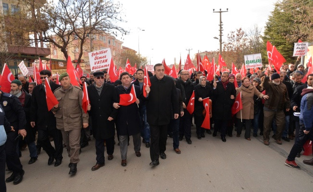 İstanbul ve Kayseri\'deki Terör Saldırılarına Tepkiler