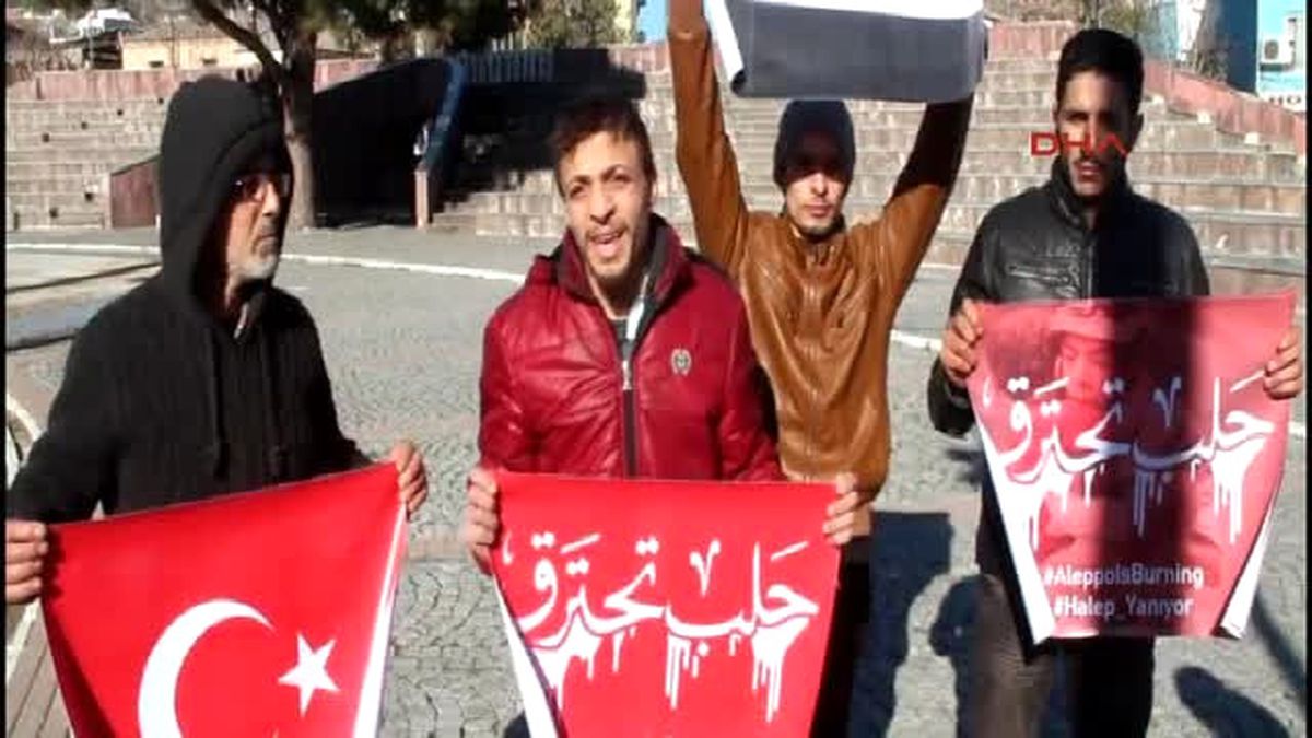 Izmir Bergama\'daki 4 Suriyeli Halep Için Dua Istedi