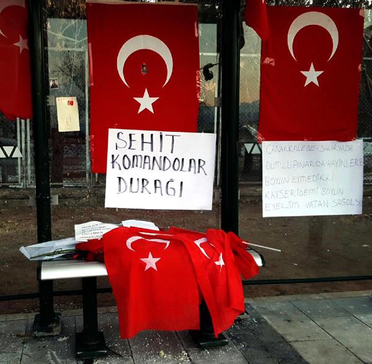 Halk Kayseri\'de Saldırının Olduğu Durağa \'Şehit Komandolar\' İsmini Verdi