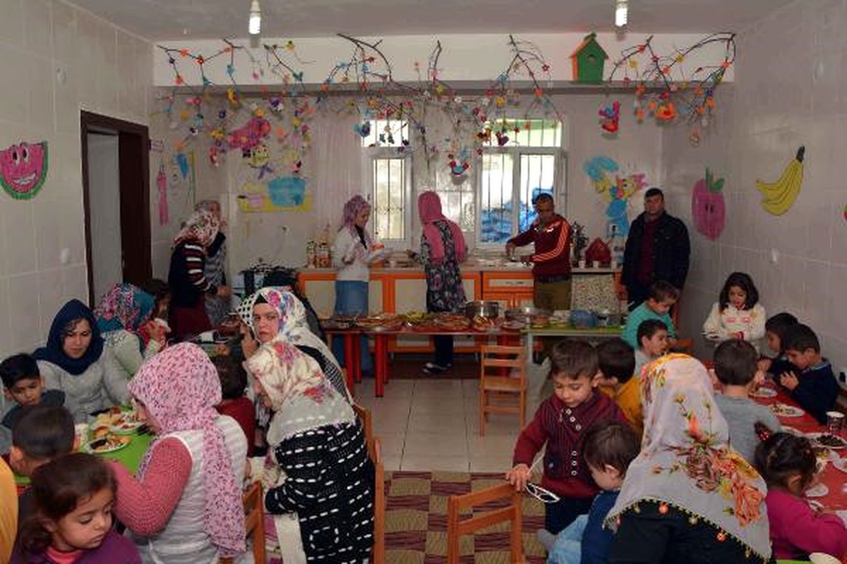 Kırklareli\'nden Çataklı Miniklere Hediye Paketi